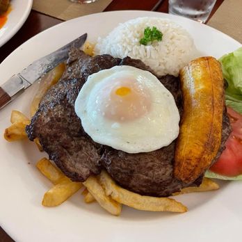 La Limeña Grill - Bistec limeña - Peruvian Near Me - Rockville, Maryland