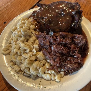 Das Biergarten - Pork shank, red cabbage, spaetzle - German Near Me - Long Beach, New York