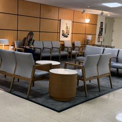 Stanford Hospital and Clinics Market Square Cafeteria - Nice waiting area