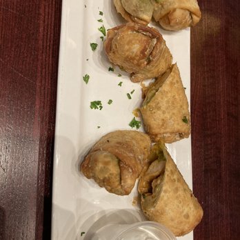 Houlihan's - Avocado Egg Rolls - New American Near Me - Hershey, Pennsylvania Houlihan's - Avocado Egg Rolls - New American Near Me - Hershey, Pennsylvania