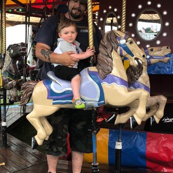 Marenna Amusements - Happiest Guest ever  BEAUTIFUL HORSES - Amusement Parks Near Me