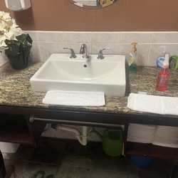 SKY Massage - Bathroom sink