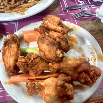 Gabriel's Gate - Buffalo wings - American Near Me - Buffalo, New York