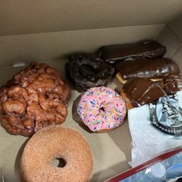 Chocolate Bar Strawberry Fritter Pink Rainbow Cinnamon Sugar Raised Ring Bavarian Cream Bismark Big of holes Chocolate Bar Strawberry Fritter Pink Rainbow Cinnamon Sugar Raised Ring Bavarian Cream Bismark Big of holes