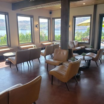 Cairdeas Winery - Wineries Near Me - Manson, Washington