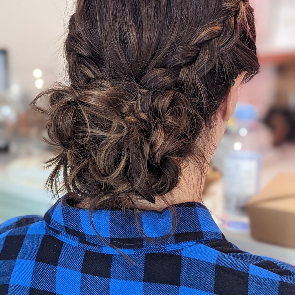 Elisabeth Kyra Hair Logo
