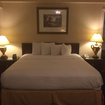 The Drake - Nice spacious and cozy room - Hotels Near Me - Chicago, Illinois The Drake - Nice spacious and cozy room - Hotels Near Me - Chicago, Illinois