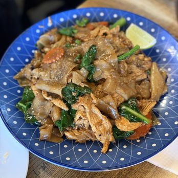 Maya Bay Thai - Pad See Ew - Thai Near Me - Toronto, Ontario