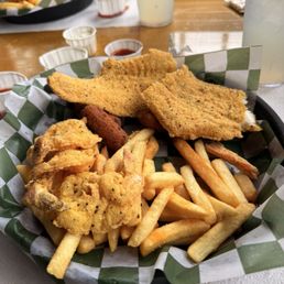 Catfish and shrimp 4 Jumbo Shrimp/ 2 Fillets Combo