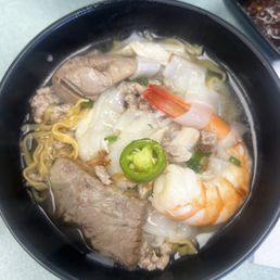 House special #1 with 1/2 egg noodle and rice noodle House special #1 with 1/2 egg noodle and rice noodle