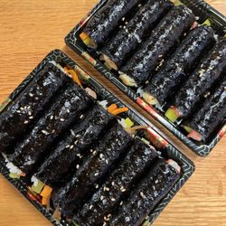 Mukbang - Mayak Kimbap (Crab Meat, Egg, Fishcake, Spam, and Burdock)