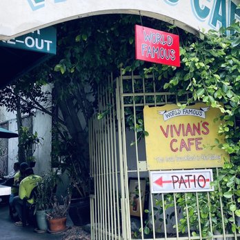 Vivian's Cafe - Front Side Entrance to Patio Seating - Breakfast & Brunch Near Me - Studio City, California