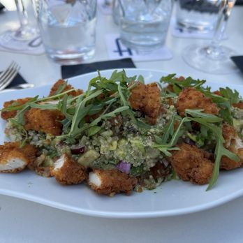 Alaire - Quinoa salad with avocado, pesto, added chicken. So delish!!! - Tapas Bars Near Me - Barcelona, B