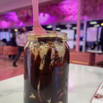 The Sweet Spot - Dubai strawberry with chocolate - Desserts Near Me - Chesapeake, Virginia The Sweet Spot - Dubai strawberry with chocolate - Desserts Near Me - Chesapeake, Virginia