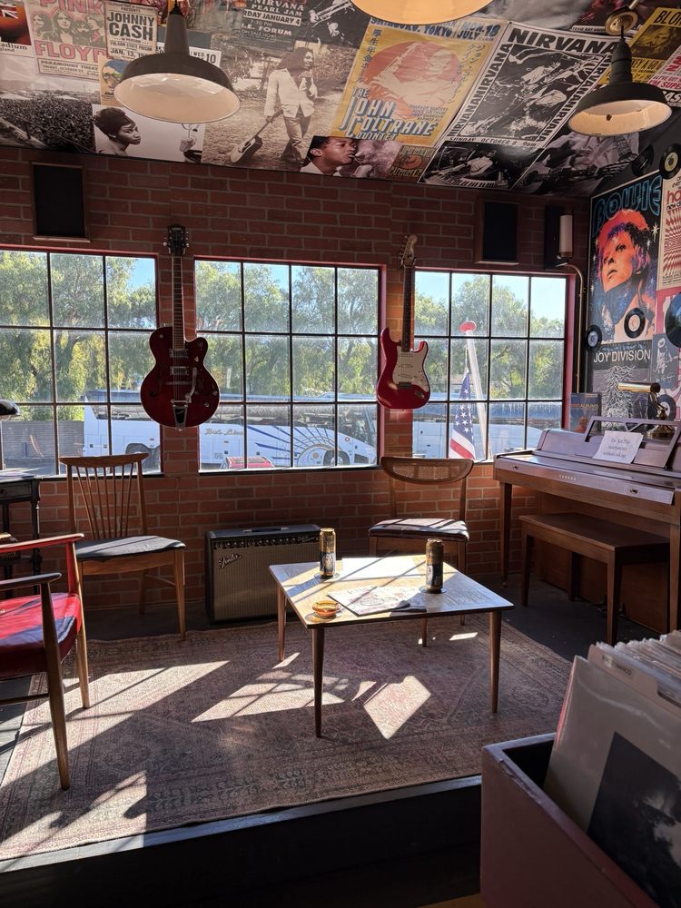 Off The Record Vinyl and Vintage Logo