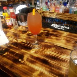 Happy Daze Bar and Grill - Good Drinks and food