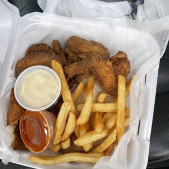 Nadine's Fish Tips N' Wings - Perch and wings - Barbeque Near Me - Holland, Michigan