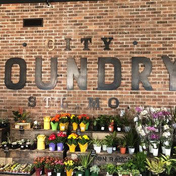 Fresh Thyme Market - Entry - Grocery Near Me - Saint Louis, Missouri