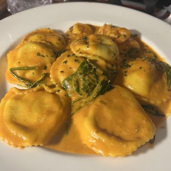 Carlo's Restaurant - Italian Near Me - Yonkers, New York