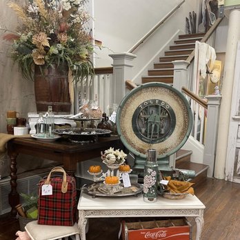 With Willing Hands Antiques - Vintage Treasures & Home Goods - Antiques Near Me - Waxahachie, Texas With Willing Hands Antiques - Vintage Treasures & Home Goods - Antiques Near Me - Waxahachie, Texas