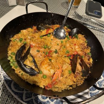 Bandol - Paella a La Valencia Dinner - French Near Me - Chicago, Illinois Bandol - Paella a La Valencia Dinner - French Near Me - Chicago, Illinois