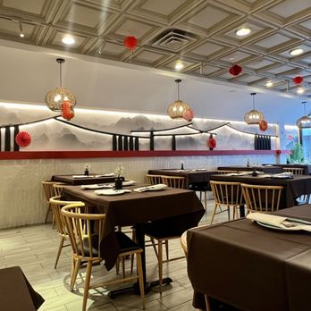 Paper Lantern - I'm a fan of the table settings and decor - Chinese Near Me - Montclair, New Jersey