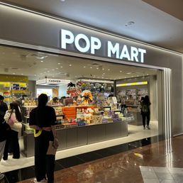 POP　MART 写真のやつ SKULLPANDA The Unknown 1/6 Action Figure | Designer