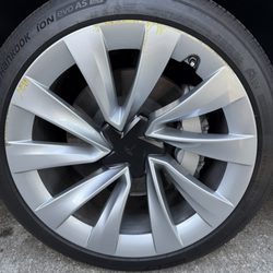 Unique Wheel Pros - Before with curb rash