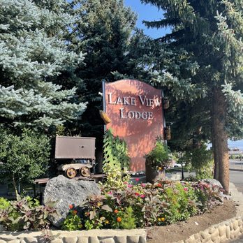 Lake View Lodge - Entrance - Hotels Near Me - Lee Vining, California