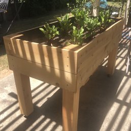 Planter on wheels