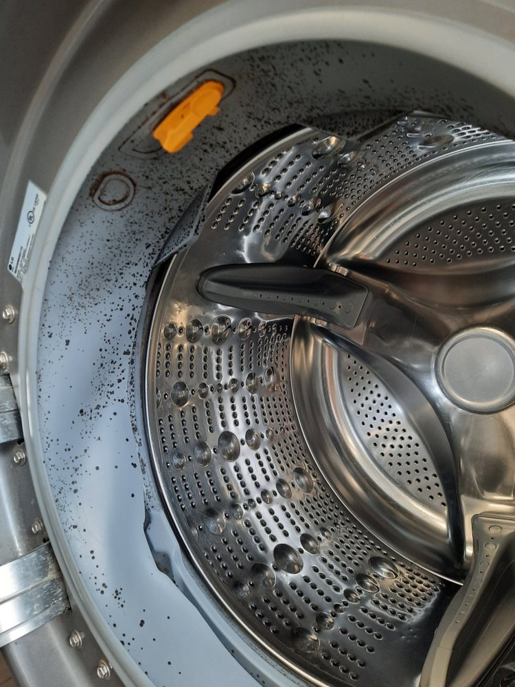 BUBBLES LAUNDROMAT Updated August 2024 13 Photos & 26 Reviews 102