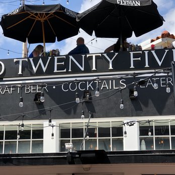 10 Twenty five - Rooftop patio! - Gastropubs Near Me - Fort Myers, Florida