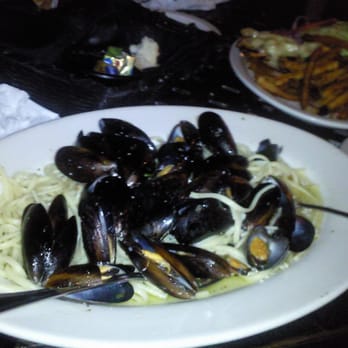 Tree Guys Pizza Pub - LINGUINI AND MUSSELS $12.95 - Bars Near Me - Itasca, Illinois Tree Guys Pizza Pub - LINGUINI AND MUSSELS $12.95 - Bars Near Me - Itasca, Illinois