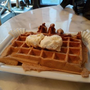 Klamottensen - Frische Waffeln mit Apfelstücken im Teig u Eis - Coffee & Tea Near Me - Hamburg, HH Klamottensen - Frische Waffeln mit Apfelstücken im Teig u Eis - Coffee & Tea Near Me - Hamburg, HH
