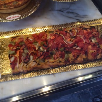Calderon Ruiz Tomas - Auslage Pasteleria Calderon Barcelona - Bakeries Near Me - Barcelona, B