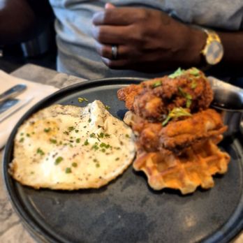 Earls Kitchen + Bar - Chicken and waffles - New American Near Me - Orlando, Florida