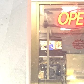 Wallace's Wash House - Laundromat Near Me - Sacramento, California