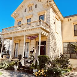 Harkey House Bed & Breakfast Inn - Harkey House 1874 Victorian Inn
