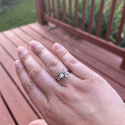 Crown Jewelers - White gold ring w diamonds