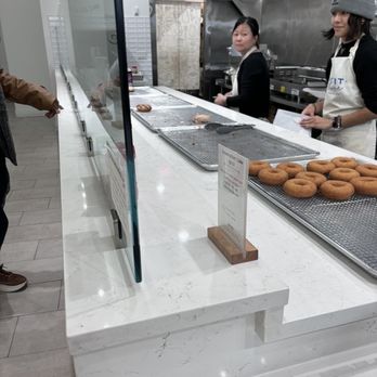 Petit Three Doughnuts - Clean, easy to order, easy to see, plenty of people working - Donuts Near Me - Aurora, Illinois