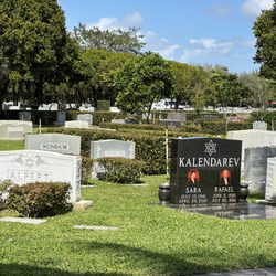 Mount Sinai Memorial Park Cemetery - Beautiful upright monuments and family plots