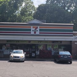 7-Eleven - View from First Colonial Rd