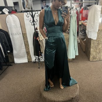 Tony Tran Alterations - Final reception fit - Sewing & Alterations Near Me - Waldorf, Maryland