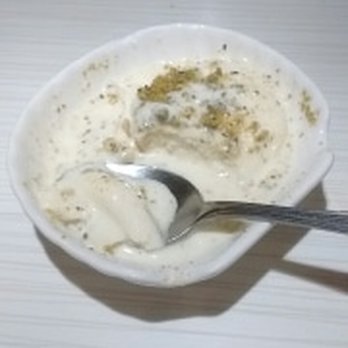 Spicy Grille - This desert was really nice. Cheese/cream. Nice and light and delightful after stuffing myself with the meal. - Indian Near Me - Dollard-des-Ormeaux, Quebec