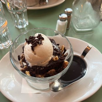 Raymond's - American Near Me - Montclair, New Jersey