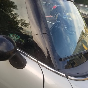 All Glass Installation - Cracked molding - Auto Glass Services Near Me - Grand Prairie, Texas All Glass Installation - Cracked molding - Auto Glass Services Near Me - Grand Prairie, Texas