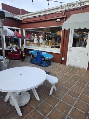 Brentwood Country Mart by null