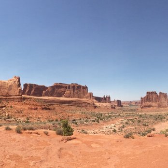 Arches National Park - Courthouse Towers Viewpoint - Parks Near Me Arches National Park - Courthouse Towers Viewpoint - Parks Near Me