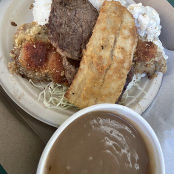 Rainbow Drive-In - Mix Plate - Hawaiian Near Me - Honolulu, Hawaii