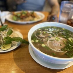 Basil Leaf Vietnamese Restaurant - Large pho with rare steak
